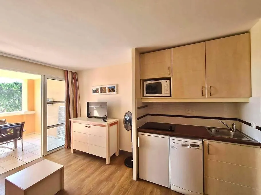 Cap Esterel Agay Saint Raphael Vue Mer Studio 4 Personnes Chez Evelyne 0*, Saint-Raphaël